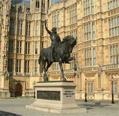 Statue of Richard 1st of England
